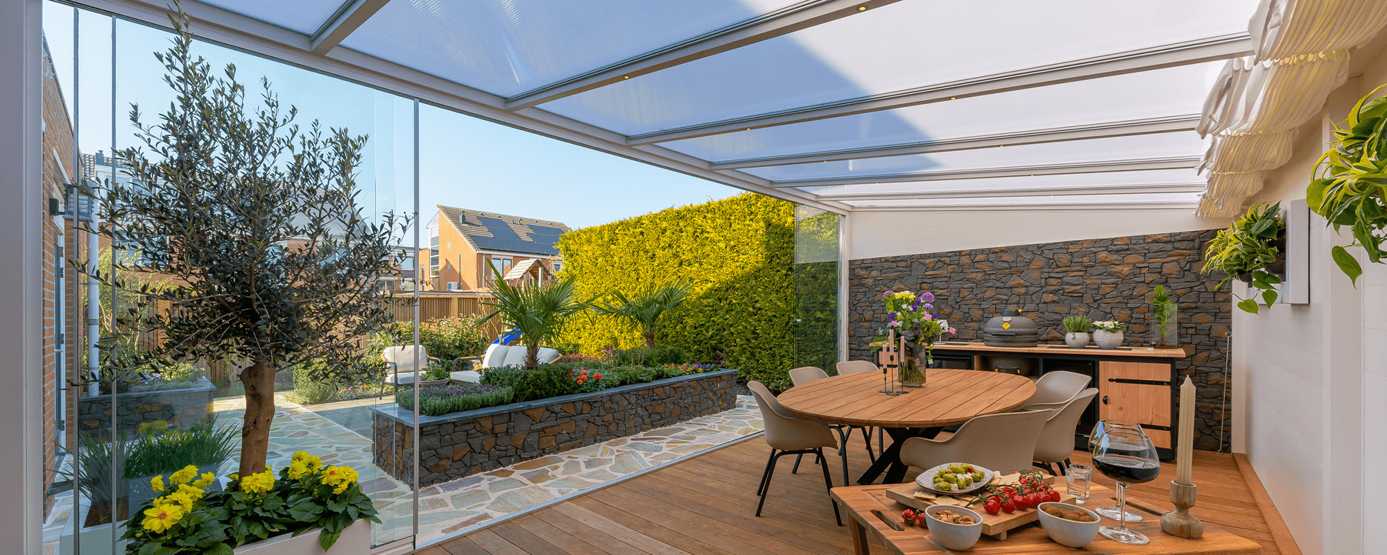 tuinkamer-aluminium-hellenddak-mijnveranda-midden